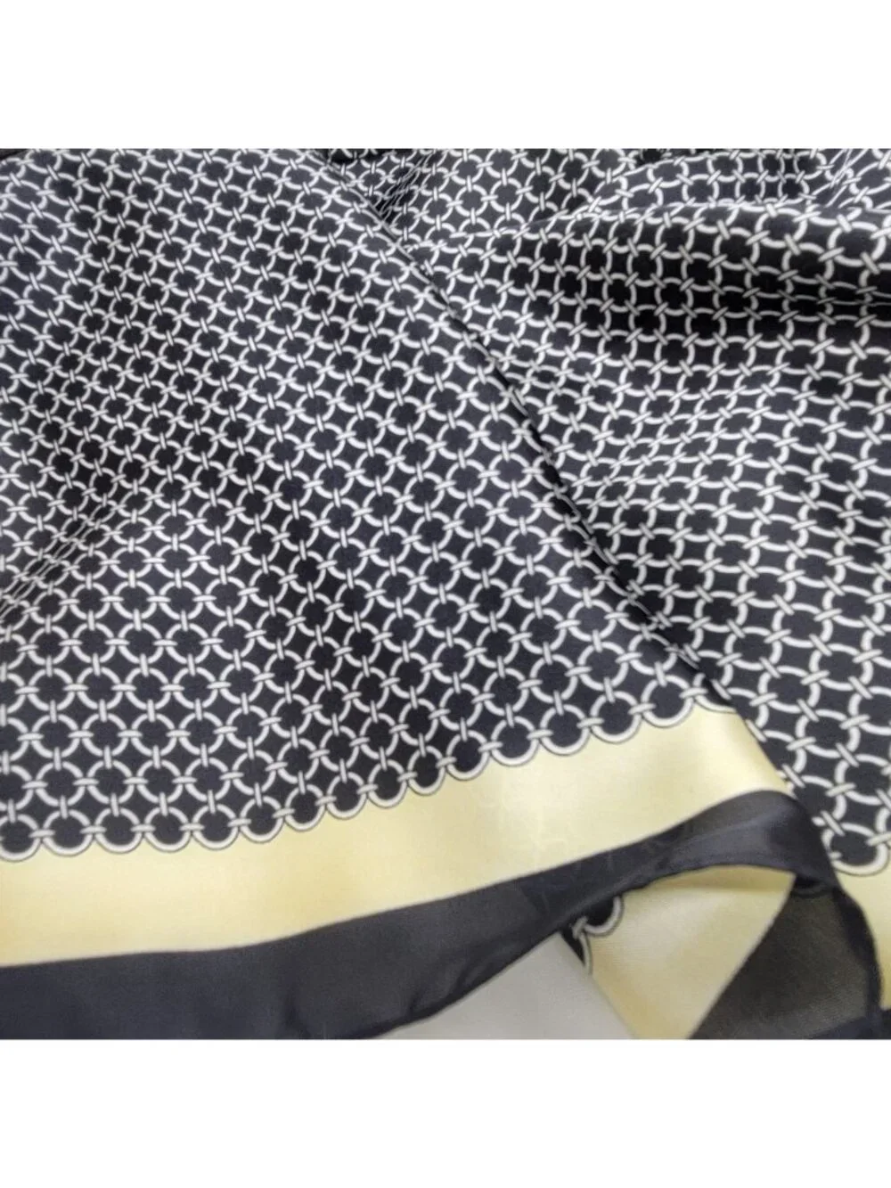 ✨Luxurious Silky Square Scarf Bandana Black Beige Geometric Chain Print Wrap New